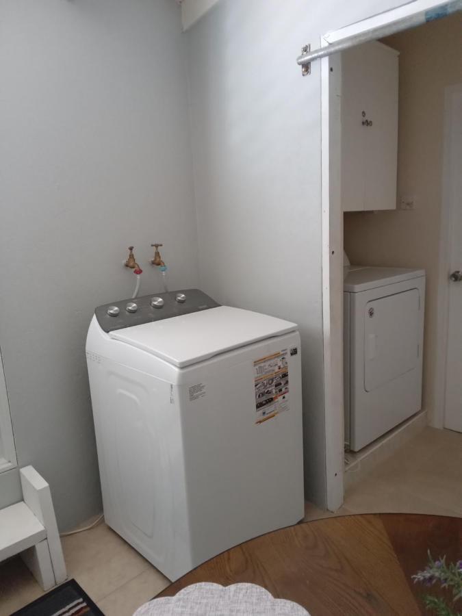Michand Guest Apartments- Cozy One Or Two Bedroom- 5 Walk Minutes From Airport 10 Mins Drive To Oistins Or Beach Christ Church Zewnętrze zdjęcie